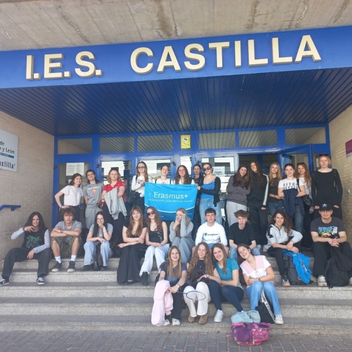 De Polonia a Soria: El IES Castilla abre sus aulas a medio centenar de europeos | Imagen 1