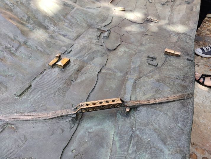 El reto: &iquest;Eres capaz de identificar los 49 edificios dorados de la gran maqueta de Soria? | Imagen 11