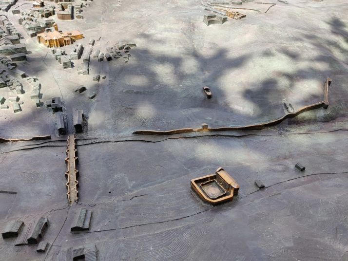 El reto: &iquest;Eres capaz de identificar los 49 edificios dorados de la gran maqueta de Soria? | Imagen 10