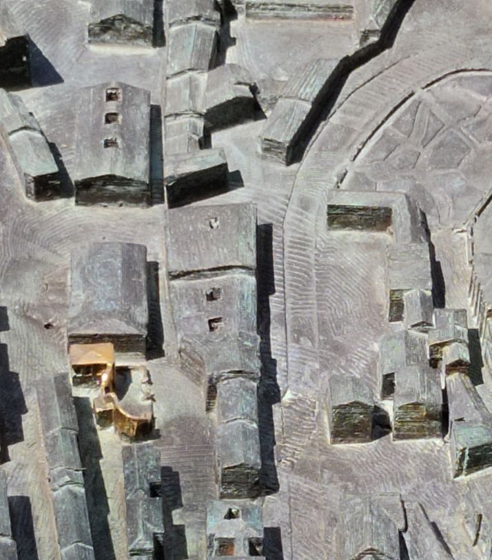 El reto: &iquest;Eres capaz de identificar los 49 edificios dorados de la gran maqueta de Soria? | Imagen 6