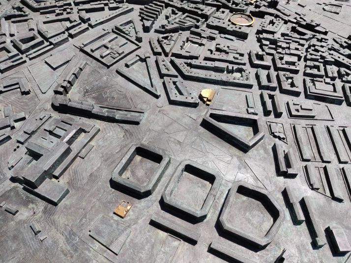 El reto: &iquest;Eres capaz de identificar los 49 edificios dorados de la gran maqueta de Soria? | Imagen 8