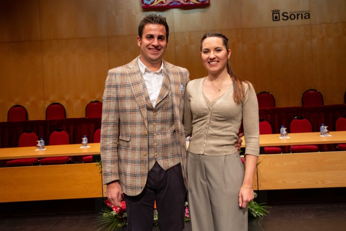 EN FOTOS | Los jurados 2024 acuden a 'El Nombramiento' rebosantes de alegr&iacute;a y arropados por sus cuadrillas | Imagen 5