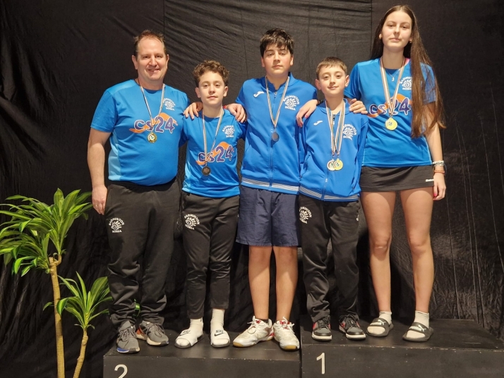 Excelentes los senior del b&aacute;dminton soriano en Galicia | Imagen 1
