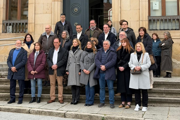 La campa&ntilde;a electoral de Castilla y Le&oacute;n, paralizada tras el tr&aacute;gico incendio de Miranda de Ebro | Imagen 1