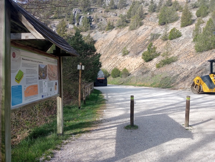 El asfaltado del camino a La Fuentona obligar&aacute; a dejar el coche en la Casa del Parque hasta el mi&eacute;rcoles | Imagen 1