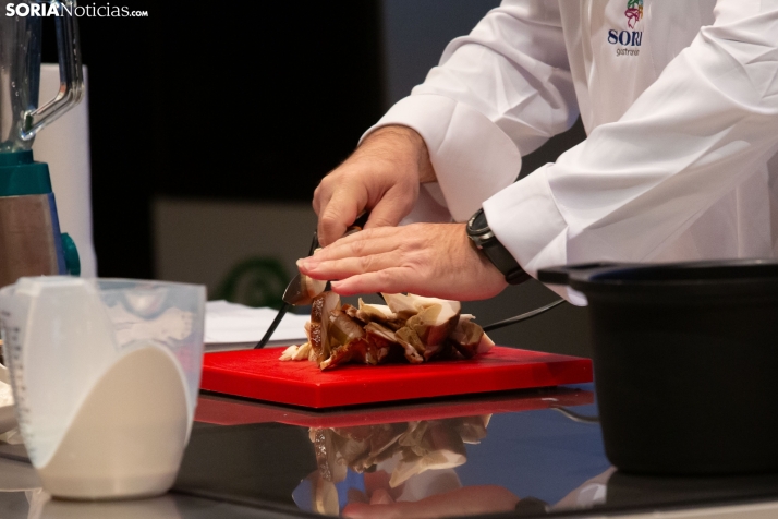 Micolog&iacute;a: Esta es la receta, paso a paso, para cocinar un helado con boletus  | Imagen 1