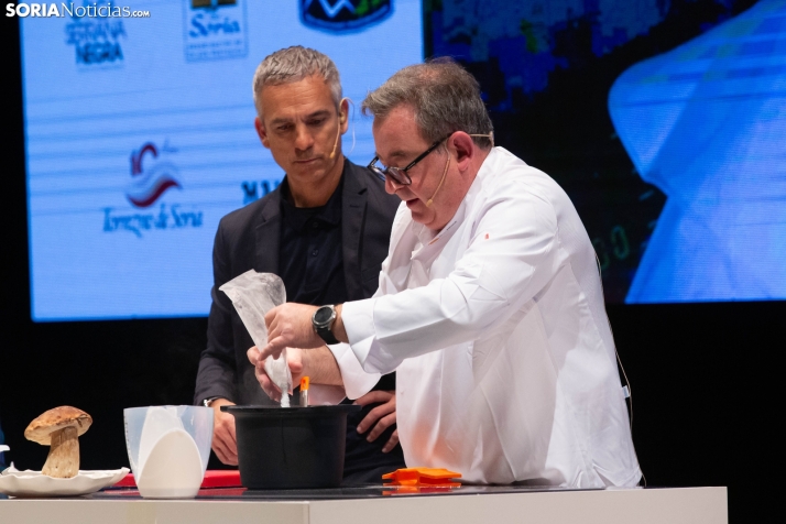 Micolog&iacute;a: Esta es la receta, paso a paso, para cocinar un helado con boletus  | Imagen 4