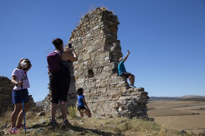 &iquest;Valdelavilla o Pe&ntilde;afr&iacute;a? El pueblo de El Pueblo se viste de &eacute;xito gracias a la tele | Imagen 5