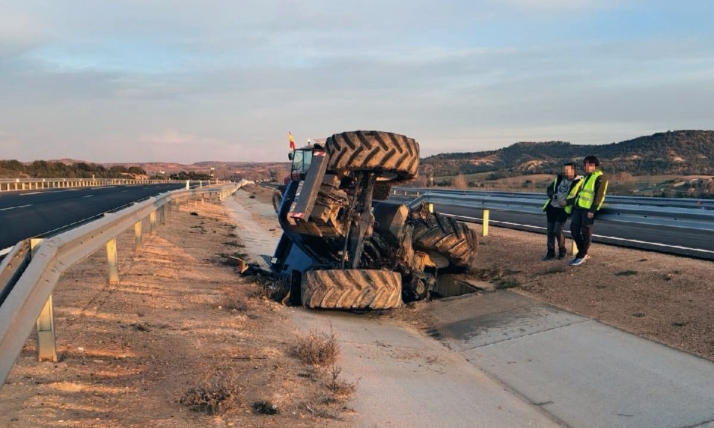 ACTUALIZACI&Oacute;N | Abre la A-11 en Pedrajas de San Esteban pero cerrada la N-234 en Almenar | Imagen 1
