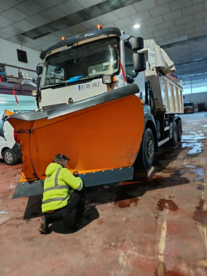 La Diputaci&oacute;n mantiene activa la campa&ntilde;a de vialidad invernal que ya ha distribuido 1.210.000 kilos de fundentes | Imagen 1