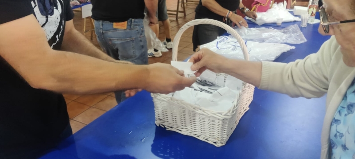 EN FOTOS | De ruta para recoger la tajada por las Cuadrillas en el S&aacute;bado Ag&eacute;s | Imagen 6