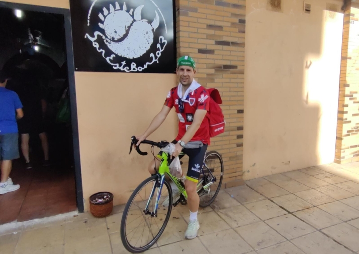 EN FOTOS | De ruta para recoger la tajada por las Cuadrillas en el S&aacute;bado Ag&eacute;s | Imagen 9