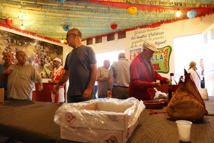 EN FOTOS | De ruta para recoger la tajada por las Cuadrillas en el S&aacute;bado Ag&eacute;s | Imagen 13