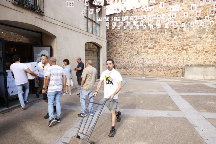 EN FOTOS | De ruta para recoger la tajada por las Cuadrillas en el S&aacute;bado Ag&eacute;s | Imagen 21