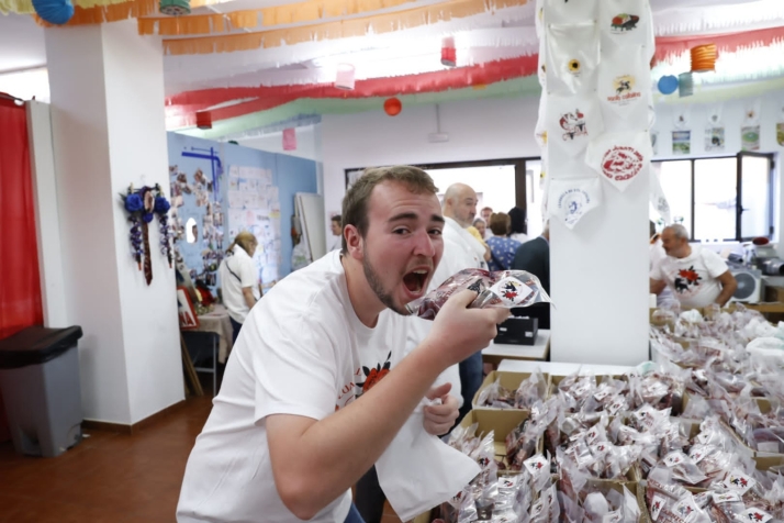 EN FOTOS | De ruta para recoger la tajada por las Cuadrillas en el S&aacute;bado Ag&eacute;s | Imagen 37