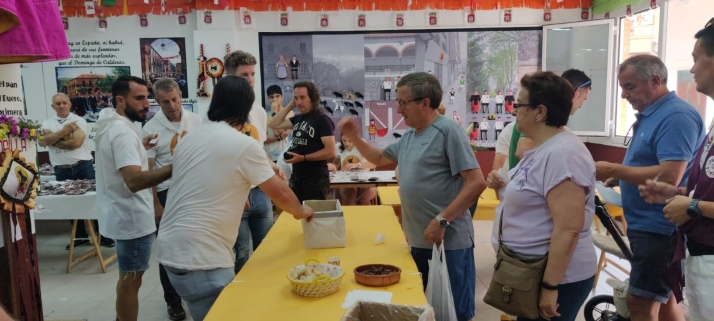 EN FOTOS | De ruta para recoger la tajada por las Cuadrillas en el S&aacute;bado Ag&eacute;s | Imagen 40