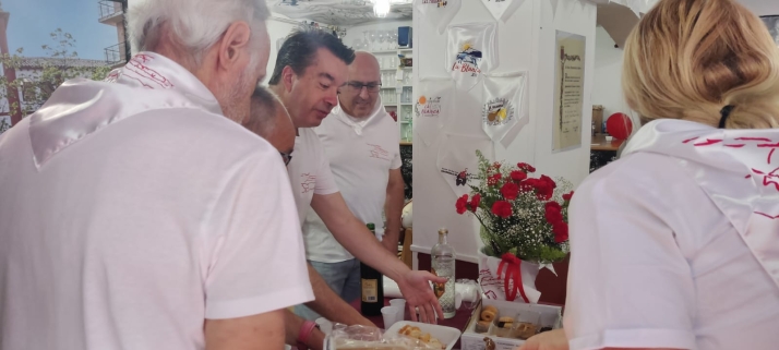 EN FOTOS | De ruta para recoger la tajada por las Cuadrillas en el S&aacute;bado Ag&eacute;s | Imagen 43