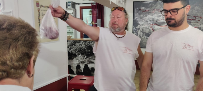 EN FOTOS | De ruta para recoger la tajada por las Cuadrillas en el S&aacute;bado Ag&eacute;s | Imagen 42