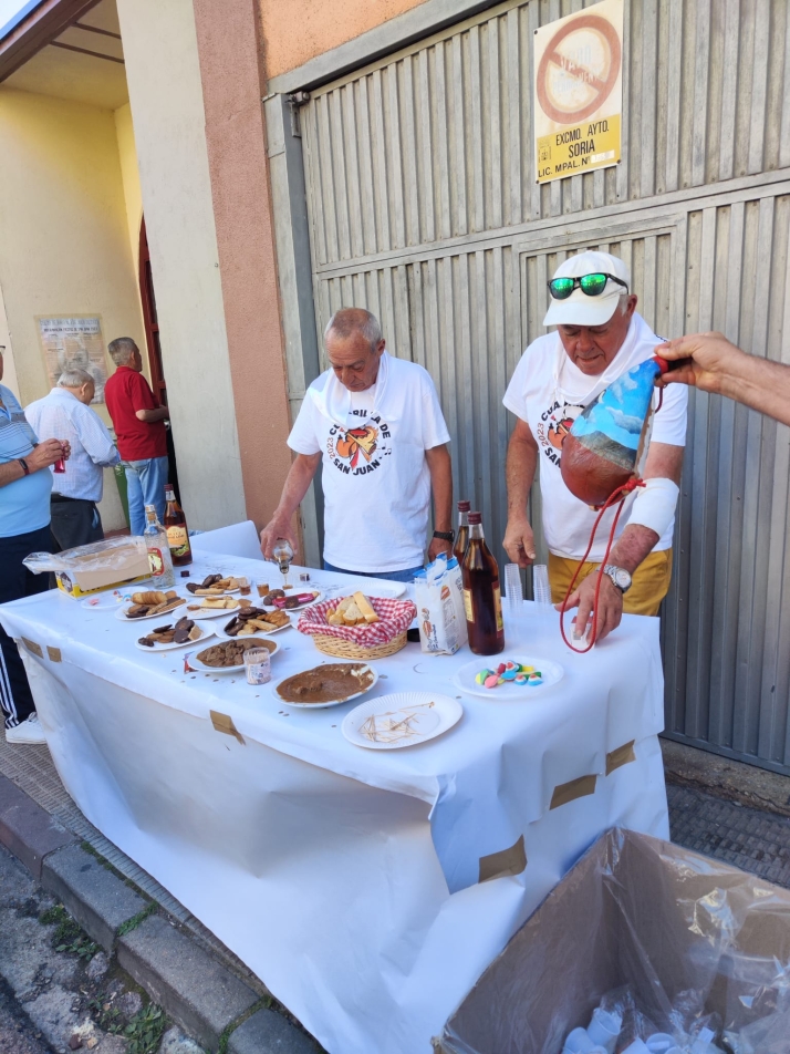 EN FOTOS | De ruta para recoger la tajada por las Cuadrillas en el S&aacute;bado Ag&eacute;s | Imagen 50