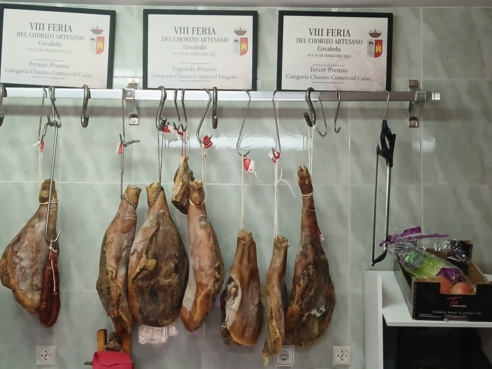 La carnicer&iacute;a &lsquo;Valle del Raz&oacute;n&rsquo;, productos frescos, de calidad y premiados en Sotillo del Rinc&oacute;n | Imagen 1