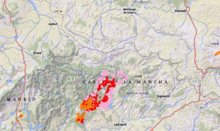 La Junta pide la colaboraci&oacute;n de los agricultores y refuerza el sur de Soria ante la posible llegada del incendio de Guadalajara esta tarde | Imagen 2