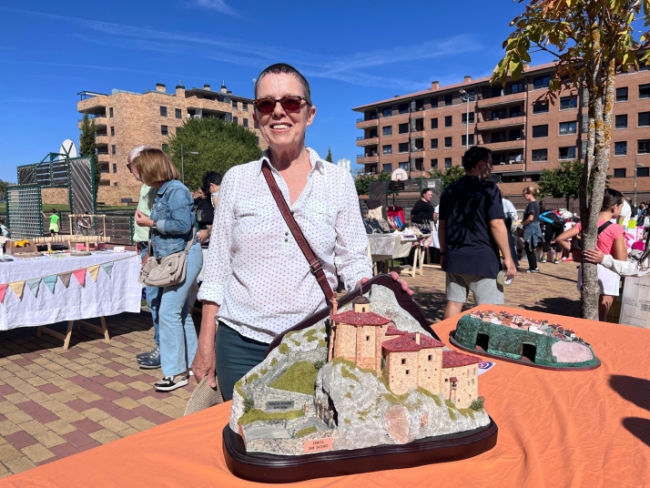 Segunda mano, talento artesanal y ambiente festivo abarrotan el Rastrillo de Los Royales | Imagen 2
