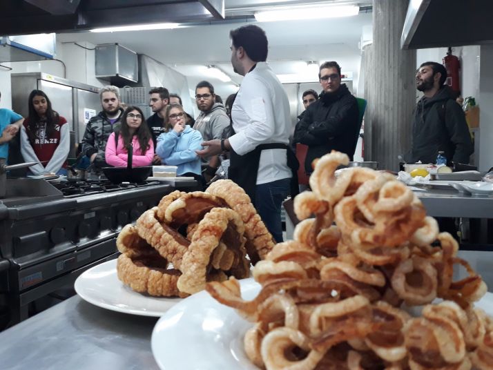 Todo lo que Castilla y Le&oacute;n tienen que aprender (a&uacute;n) sobre el Torrezno de Soria | Imagen 2