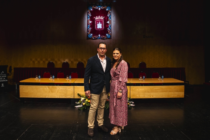 Elegancia y amplias sonrisas entre los 24 jurados antes del Nombramiento 2026 | Imagen 6