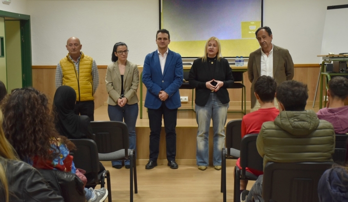 Dos supervivientes de atentados terroristas relatan su historia en las aulas | Imagen 1