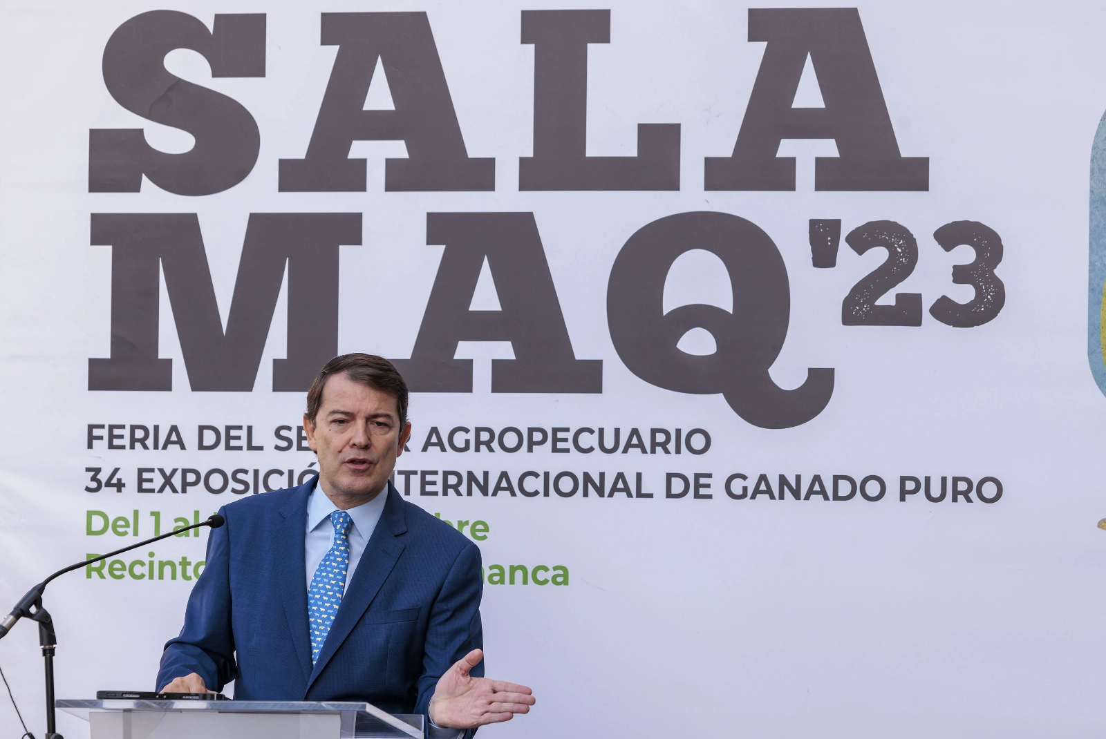Mañueco anuncia 120 millones para mejorar las explotaciones agrarias de Castilla y León