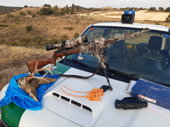 Agentes medioambientales denuncian a una persona en Almazán por cazar ilegalmente