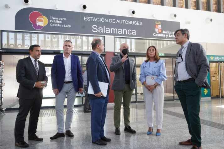 Castilla y León promete más ayudas al sector del transporte de viajeros en autobús