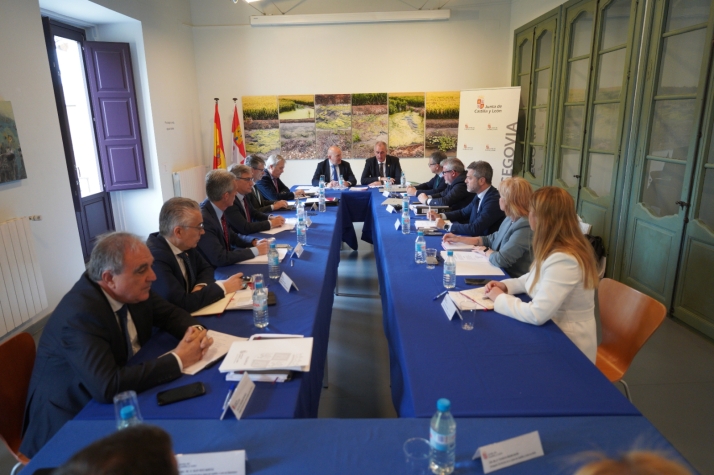 Un portal web para el aprendizaje continuo de autónomo de los empleados de la Junta