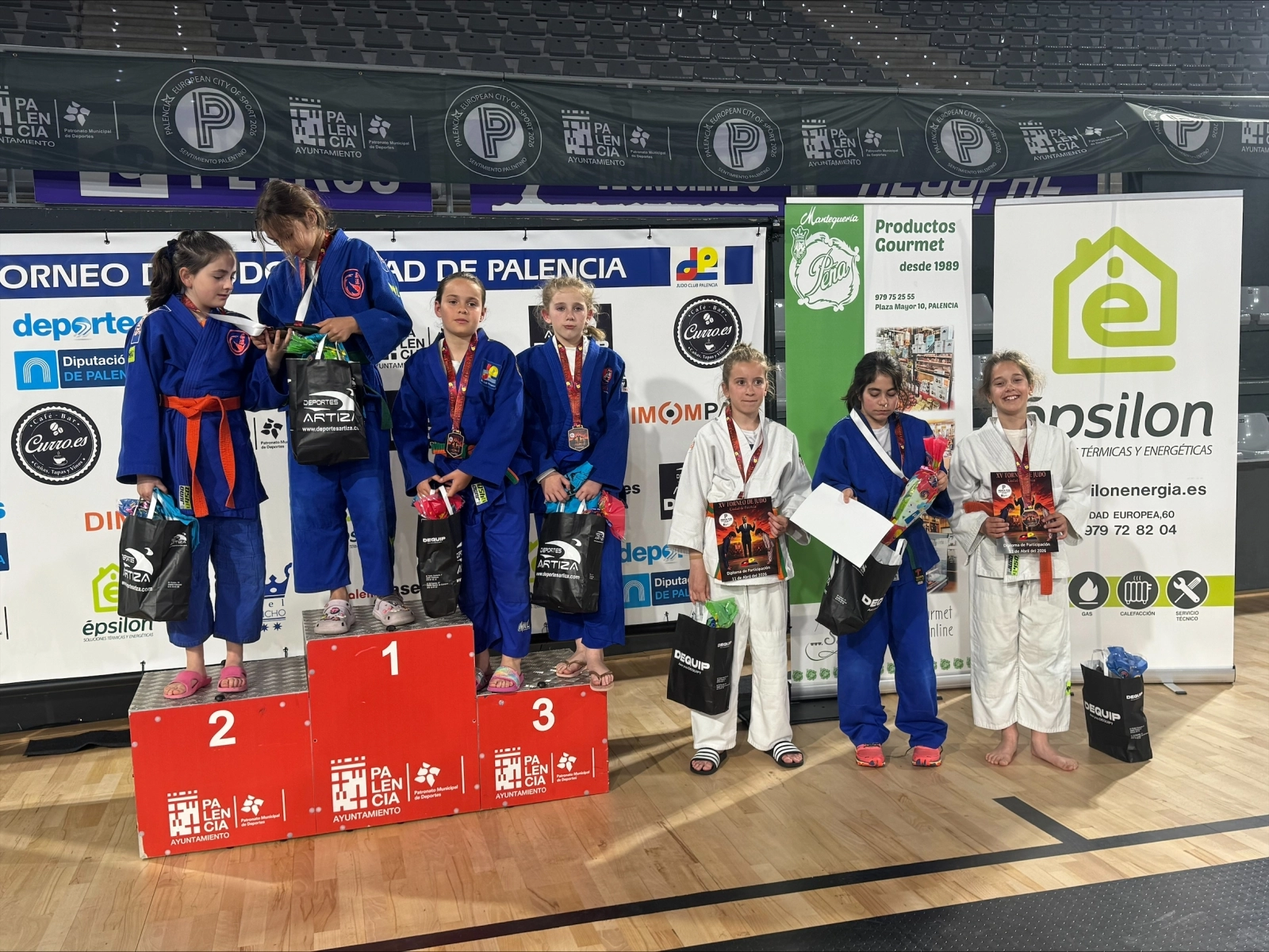 Foto 9 - El Judo Club Kodokan brilla en Palencia con el oro de Noelia Puente