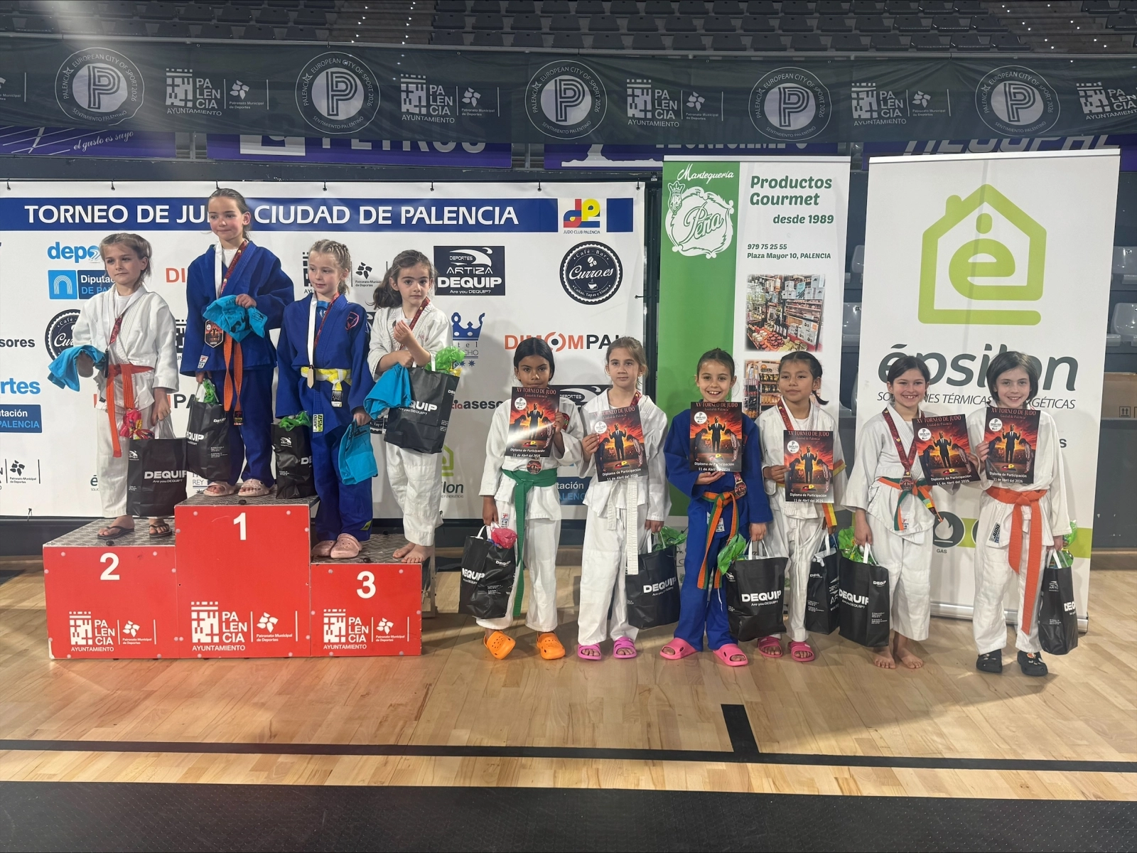 Foto 8 - El Judo Club Kodokan brilla en Palencia con el oro de Noelia Puente