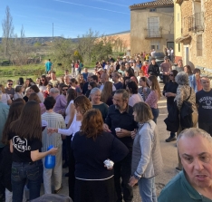 Distintas imágenes, cedidas por los vecinos, de la celebración de la Semana Santa en Utrilla