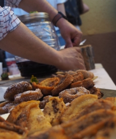 Distintas imágenes, cedidas por los vecinos, de la celebración de la Semana Santa en Utrilla