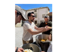 Distintas imágenes, cedidas por los vecinos, de la celebración de la Semana Santa en Utrilla.
