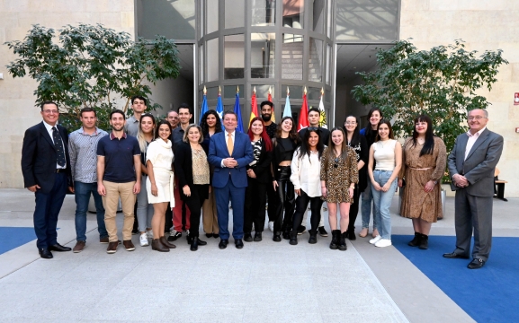 Castilla y León confía en el liderazgo de los jóvenes para emprender proyectos en el exterior