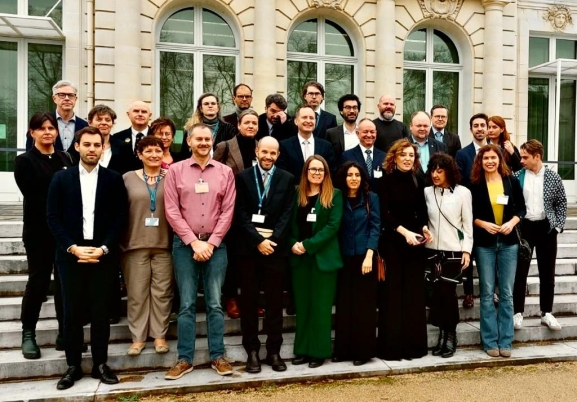 La Junta presenta el proyecto ‘Estrategia de Sostenibilidad Demográfica y Territorial’ ante la Unión Europea en París