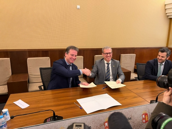 La Consejería de Industria, Comercio y Empleo renueva el convenio con las diputaciones para fomentar el empleo local