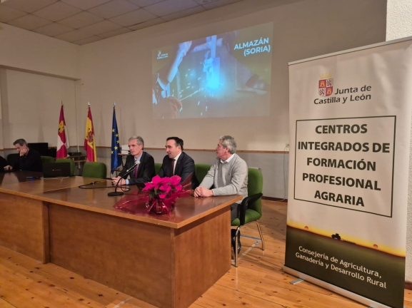 La Junta actualiza el currículo de sus cursos de incorporación a la empresa agraria para potenciar el contacto con el sector y la digitalización