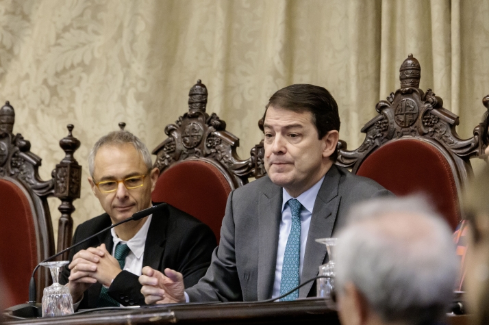 Castilla y León: Mañueco incide en defender la Constitución ante los privilegios derivados de los pactos del Gobierno 