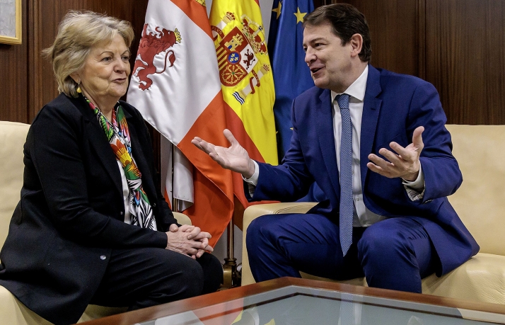 Mañueco solicita a la comisaria de Cohesión y Reformas que los fondos UE lleguen a toda la Comunidad y las convocatorias sean más accesibles