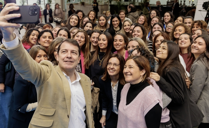 La nueva línea de ayudas para favorecer el primer empleo de la mujer en sectores con presencia femenina inferior al 40% en Castilla y León