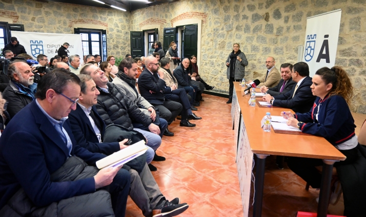 El 012 de Castilla y León se amplía y ofrecerá información municipal en los pueblos