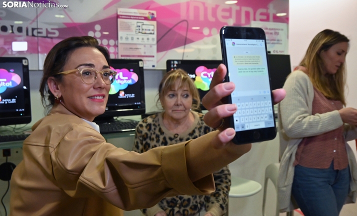 Castilla y León abre un nuevo servicio de asesoramiento para resolver dudas tecnológicas dirigido a todos los ciudadanos