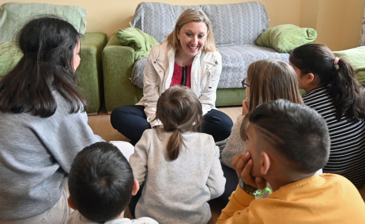Castilla y León mejora las condiciones para las familias de acogida y fomentar así el acogimiento de menores tutelados