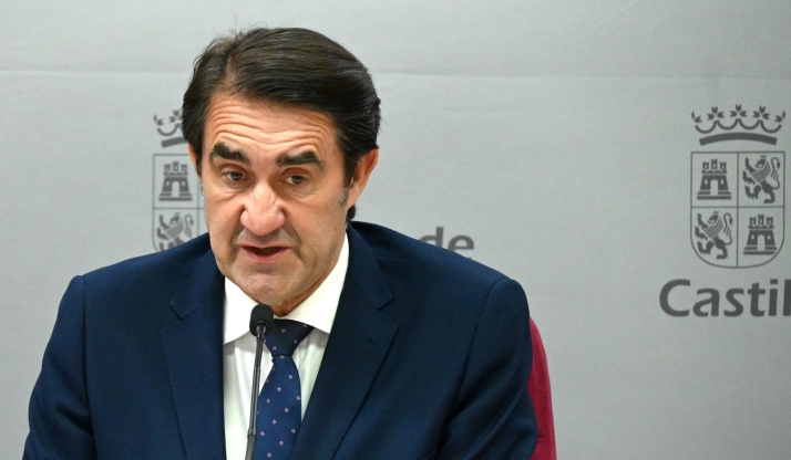 Juan Carlos Suárez Quiñones, consejero de Medio Ambiente, Vivienda y Ordenación del Territorio, durante el anuncio de la ordenación del pago. /Jta.