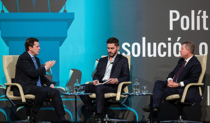 Ciclo Letras en Sevilla - Políticos: ¿solución o problema?. /Jta.